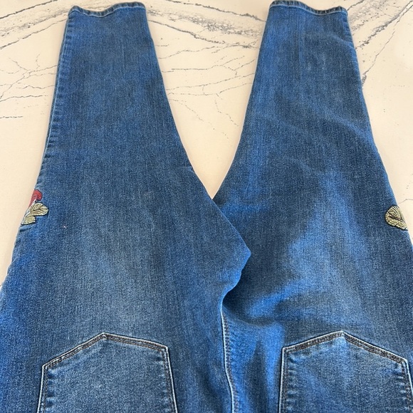 Workshop Republic Clothing Skinny Stretchy Blue Jean with Floral Details sz. 12 - Picture 11 of 11